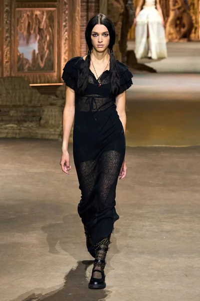 Look 13